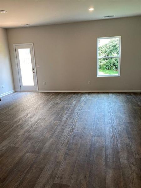 Spacious, unfurnished interior of a new home in Carolina, Palmetto (Image 6).