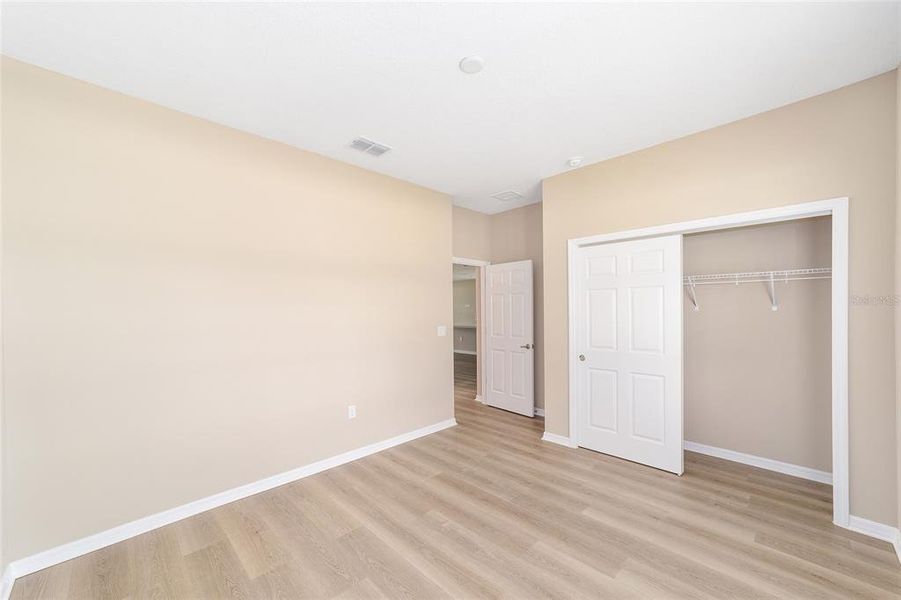 Spacious, unfurnished interior of a new home in , Ocala (Image 34).