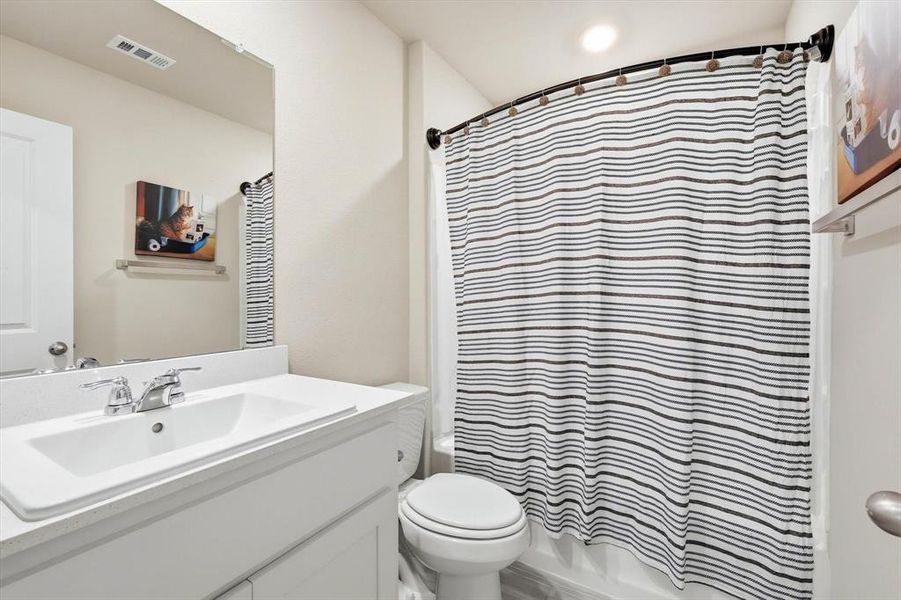 Furnished interior view inside a new home in Hickory Grove, Denton (Image 31).