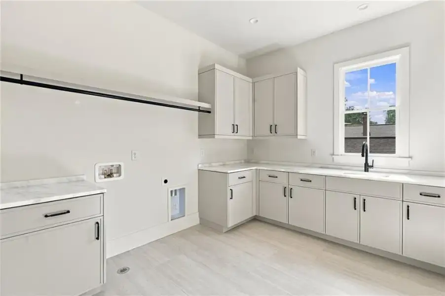 Furnished interior view inside a new home in , Atlanta (Image 51).