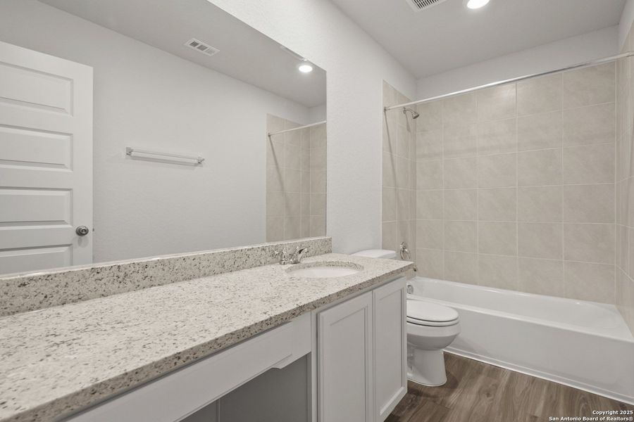 Furnished interior view inside a new home in Cinco Lakes, San Antonio (Image 10). Furnished interior view inside a new home in Cinco Lakes, San Antonio (Image 10).