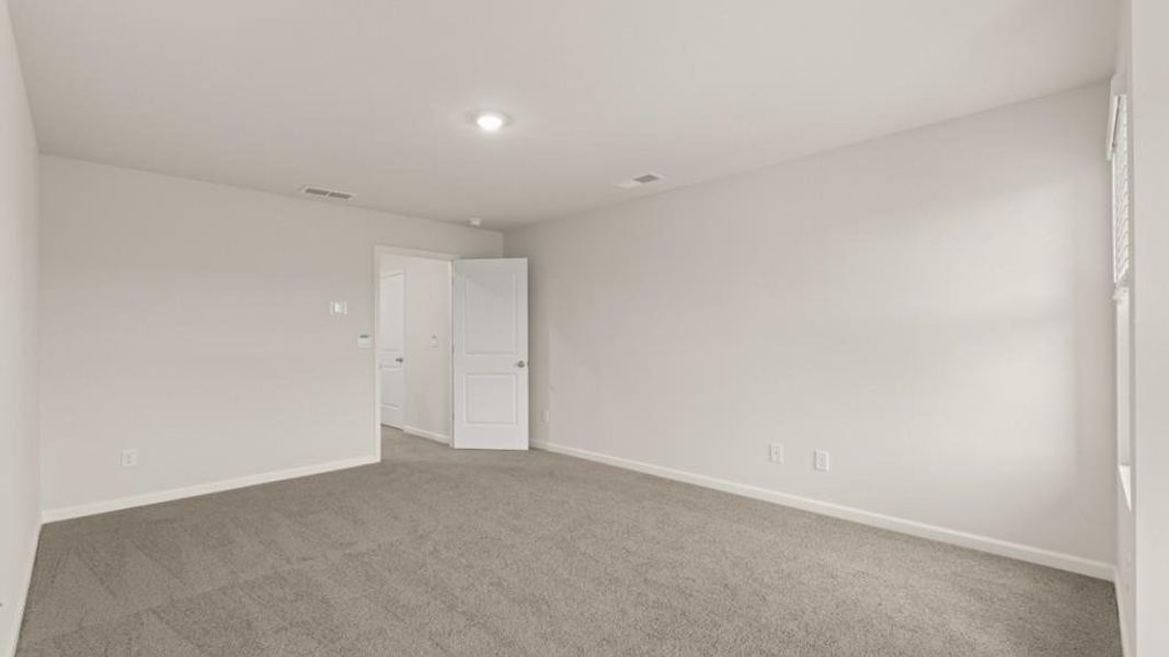 Spacious, unfurnished interior of a new home in Carlton, Douglasville (Image 12).