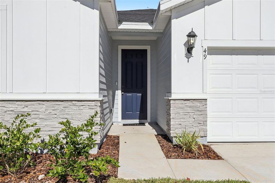 Exterior details and patio area of a home in , Palm Coast (Image 3).