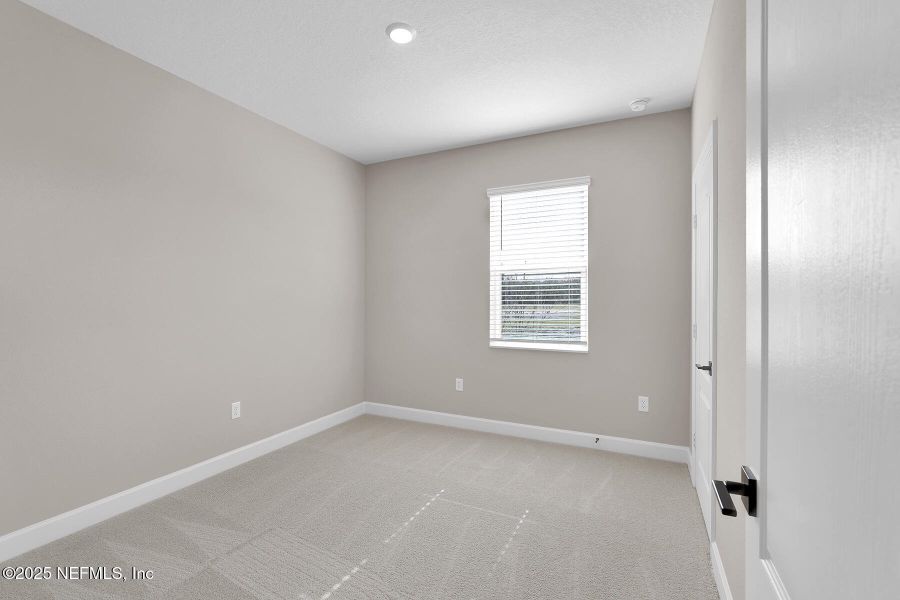 Spacious, unfurnished interior of a new home in Jennings Farm, Middleburg (Image 16).