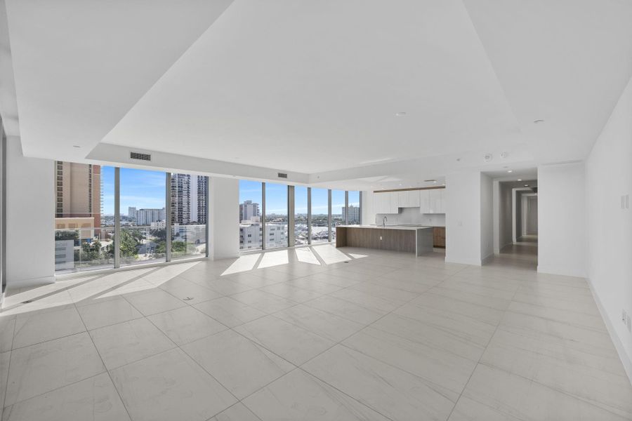 Spacious, unfurnished interior of a new home in , Fort Lauderdale (Image 50).