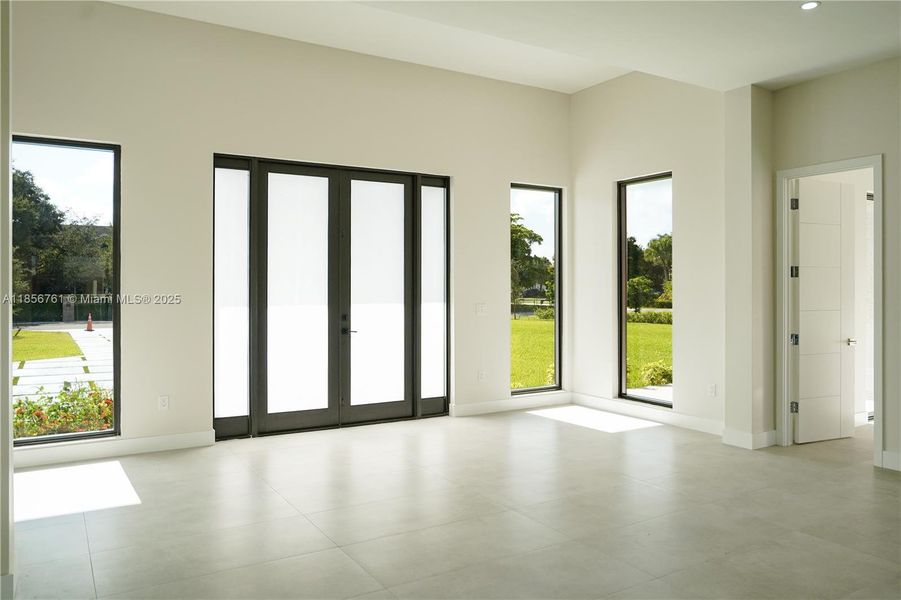 Spacious, unfurnished interior of a new home in , Homestead (Image 62).