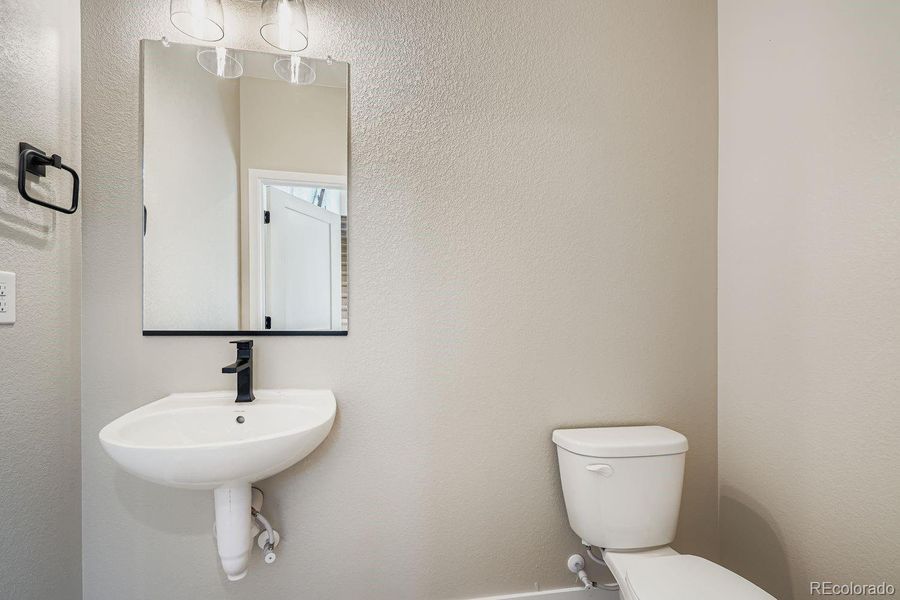 Furnished interior view inside a new home in , Lakewood (Image 9).