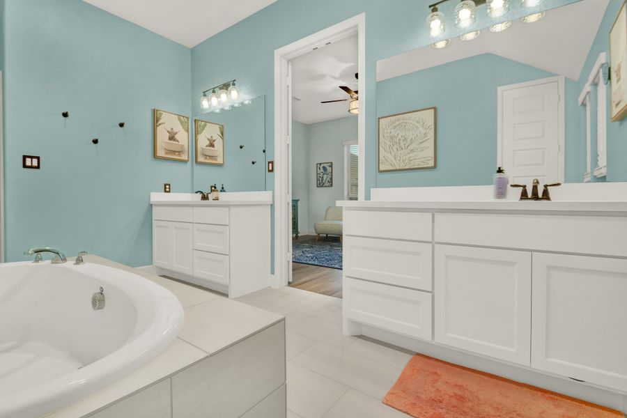 Furnished interior view inside a new home in , Tomball (Image 16).