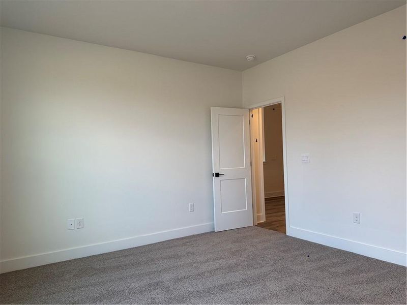Spacious, unfurnished interior of a new home in Tuscany Hills, Douglasville (Image 27). Spacious, unfurnished interior of a new home in Tuscany Hills, Douglasville (Image 27).