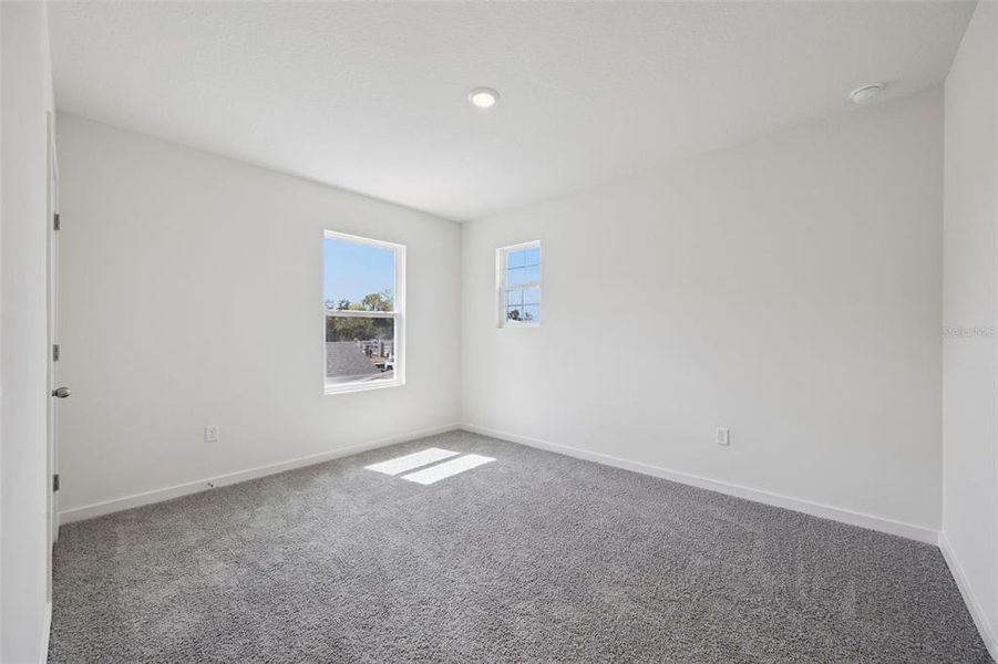 Spacious, unfurnished interior of a new home in Bradbury Estates, Sanford (Image 17).