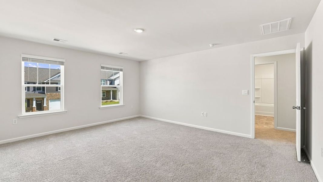 Spacious, unfurnished interior of a new home in Baxter Village, Boiling Springs (Image 37).