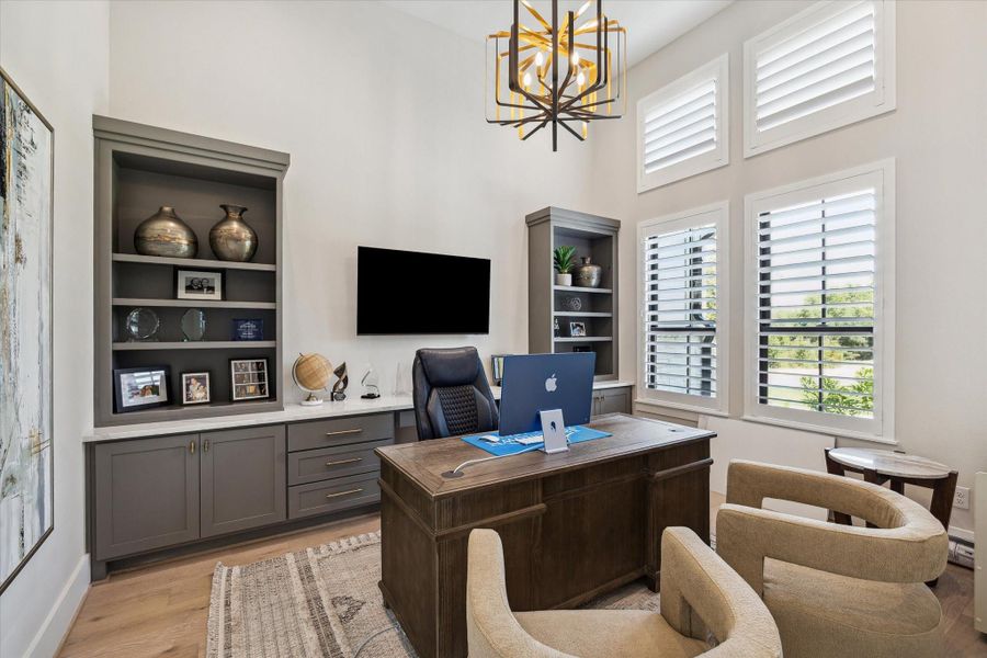 Study with 13' ceiling