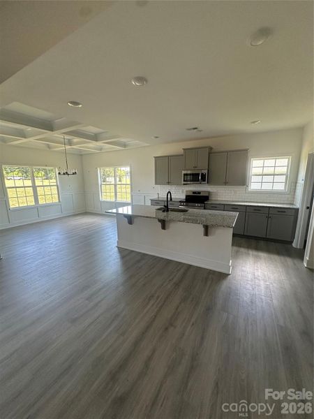 Spacious, unfurnished interior of a new home in Cardiff Glyn, Catawba (Image 10).