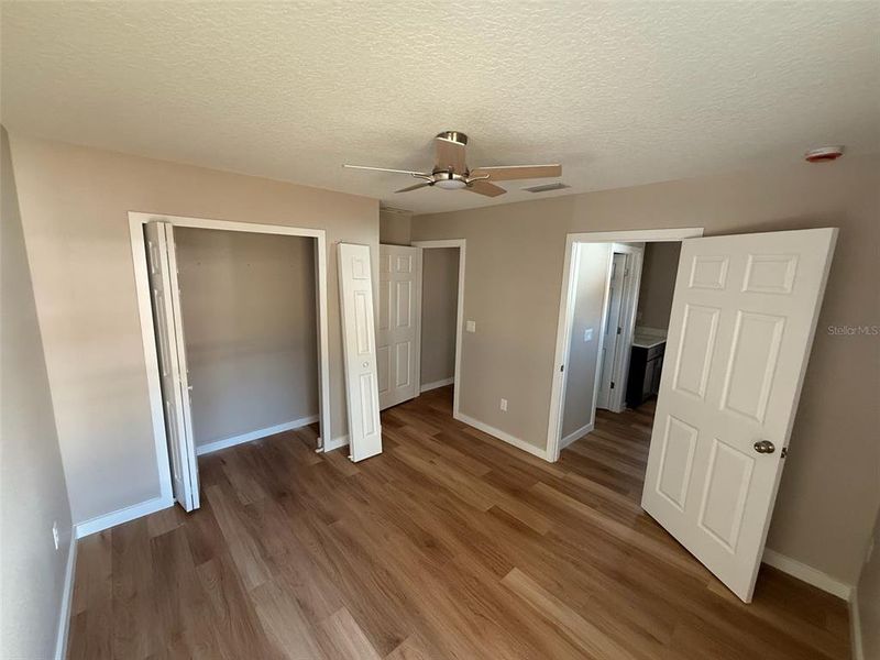 Spacious, unfurnished interior of a new home in , Palatka (Image 9).