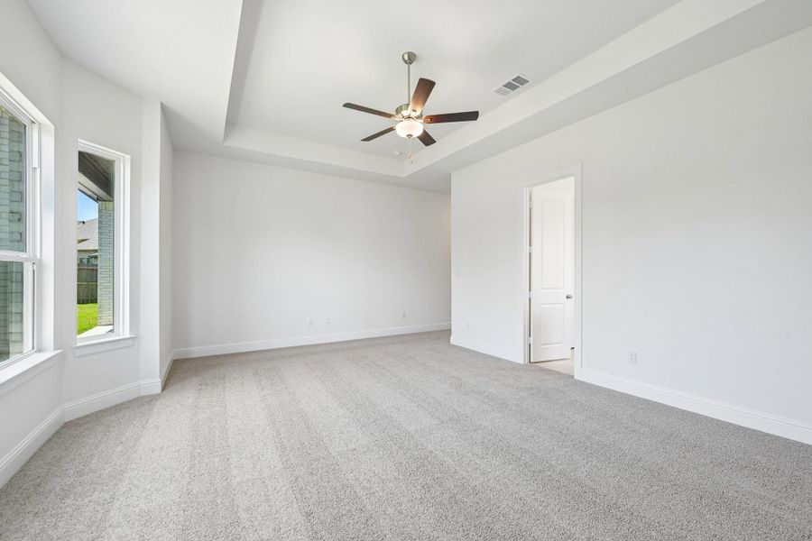 Spacious, unfurnished interior of a new home in Evergreen 70', Conroe (Image 18).