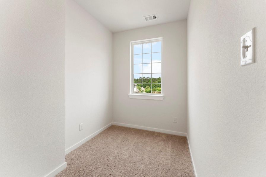 Spacious, unfurnished interior of a new home in Spring Lake, Huntsville (Image 44). Spacious, unfurnished interior of a new home in Spring Lake, Huntsville (Image 44).