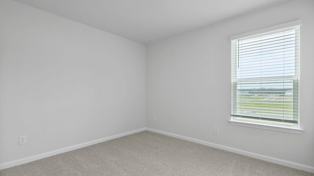 Spacious, unfurnished interior of a new home in Carolina Groves, Moncks Corner (Image 20).