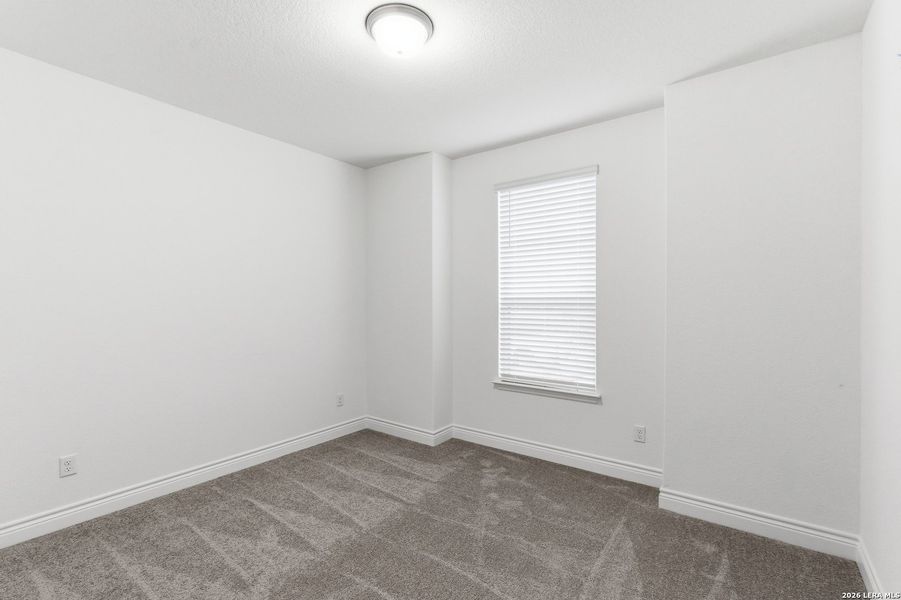 Spacious, unfurnished interior of a new home in Davis Ranch, San Antonio (Image 31).