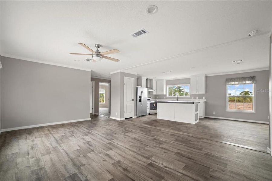 Spacious, unfurnished interior of a new home in , Okeechobee (Image 12).
