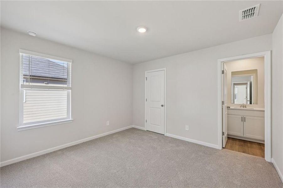 Spacious, unfurnished interior of a new home in The Oaks at Dawson, Dawsonville (Image 16). Spacious, unfurnished interior of a new home in The Oaks at Dawson, Dawsonville (Image 16).