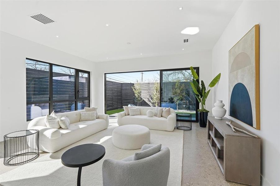 Furnished interior view inside a new home in , Dallas (Image 15). Furnished interior view inside a new home in , Dallas (Image 15).