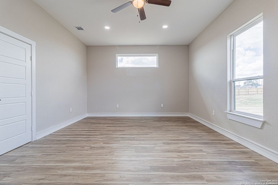 Spacious, unfurnished interior of a new home in , Atascosa (Image 22). Spacious, unfurnished interior of a new home in , Atascosa (Image 22).