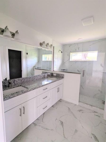 Furnished interior view inside a new home in , Fort Meade (Image 5).