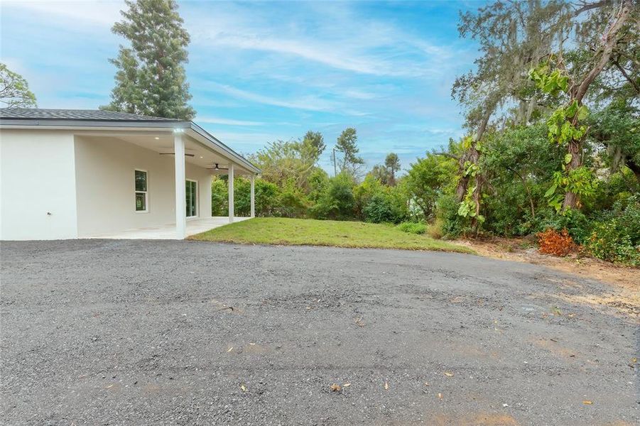 Exterior details and patio area of a home in , Sebring (Image 31).