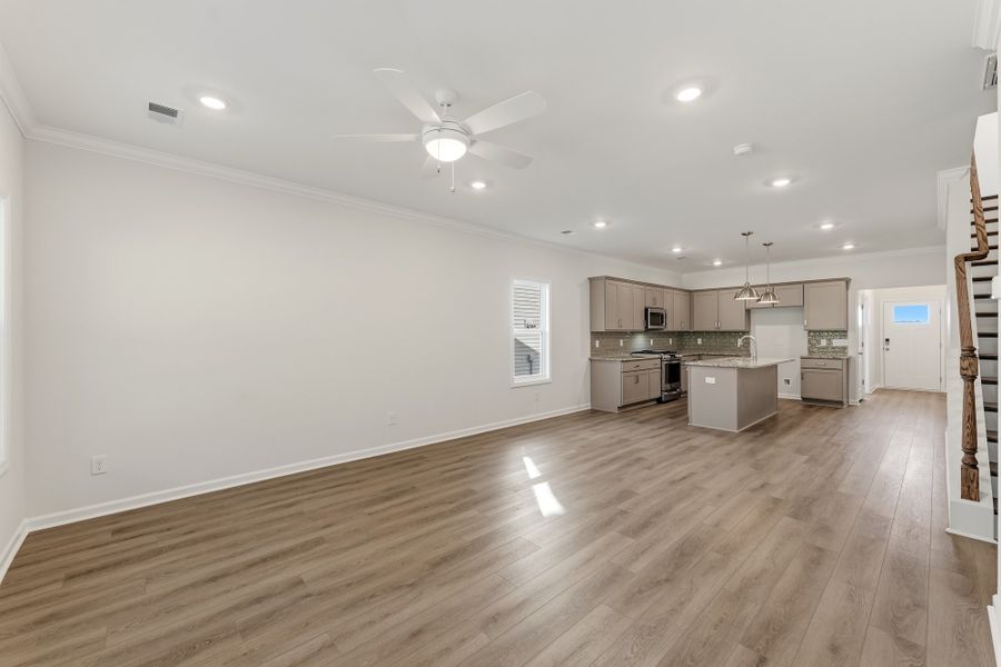 Spacious, unfurnished interior of a new home in Landmark Commons, Boiling Springs (Image 14).