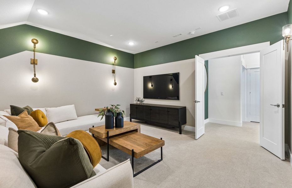 Representative furnished interior of a home built from the Gillett by Pulte Homes in Mission Hills, Garland (Image 13).