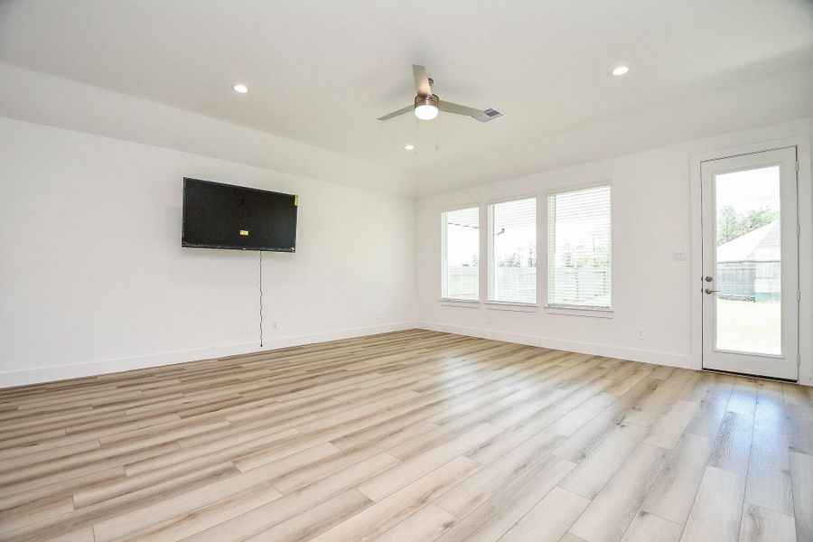 Spacious, unfurnished interior of a new home in Hills of Westlake, Conroe (Image 14). Spacious, unfurnished interior of a new home in Hills of Westlake, Conroe (Image 14).