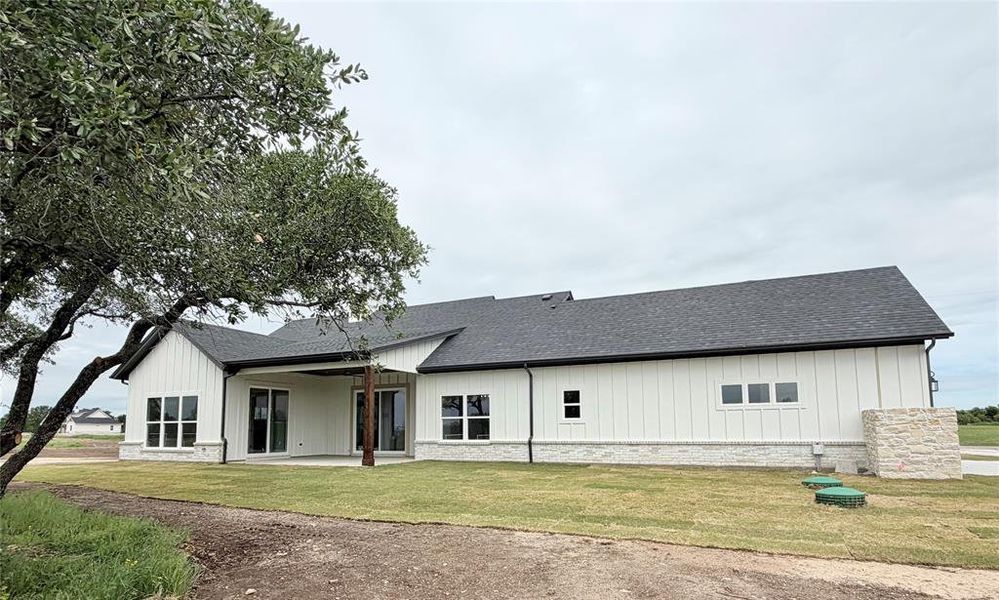 Exterior details and patio area of a home in , Weatherford (Image 29).