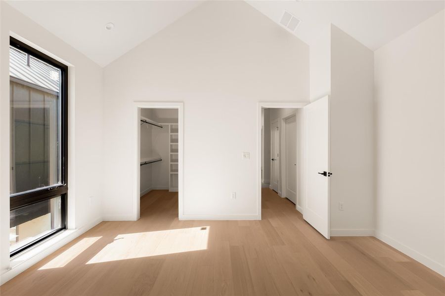 Spacious, unfurnished interior of a new home in , Austin (Image 24).