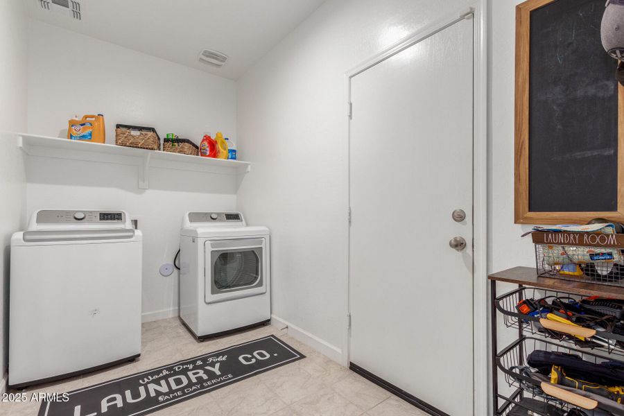 23 Sable Laundry room