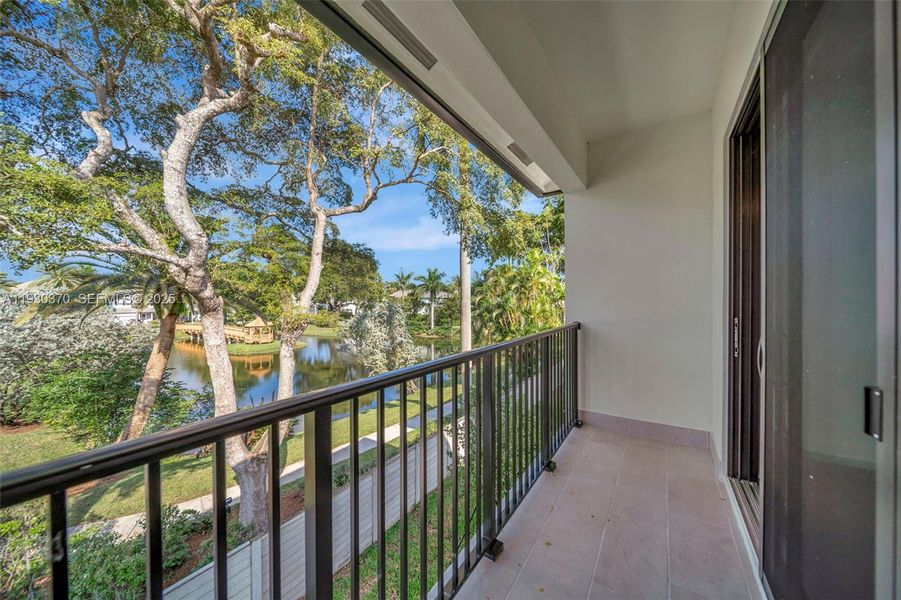 Exterior details and patio area of a home in Marina Landings, Fort Lauderdale (Image 34).