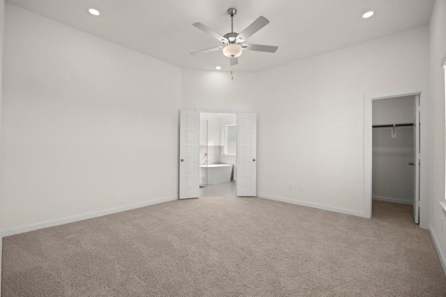 Spacious, unfurnished interior of a new home in Ashland, Angleton (Image 11).