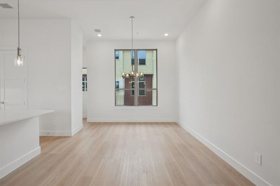 Spacious, unfurnished interior of a new home in , Farmers Branch (Image 27).