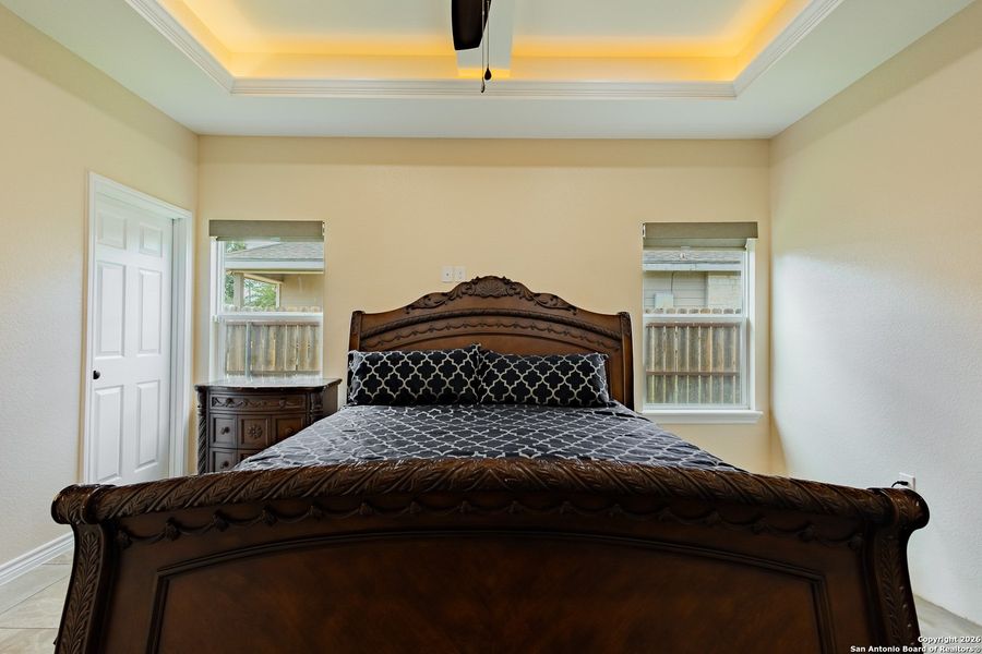 Furnished interior view inside a new home in , Uvalde (Image 13).