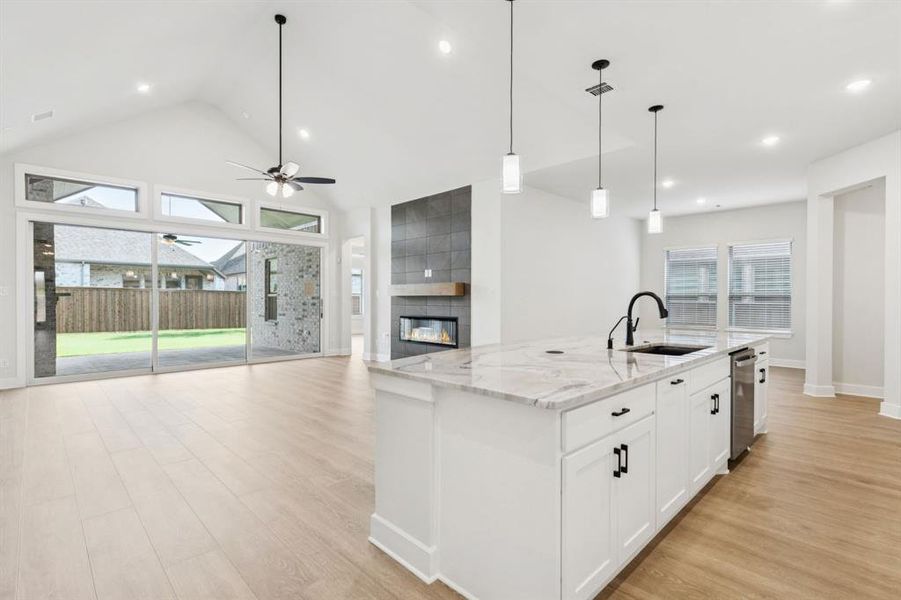 224 Bee Balm - Kitchen 224 Bee Balm - Kitchen