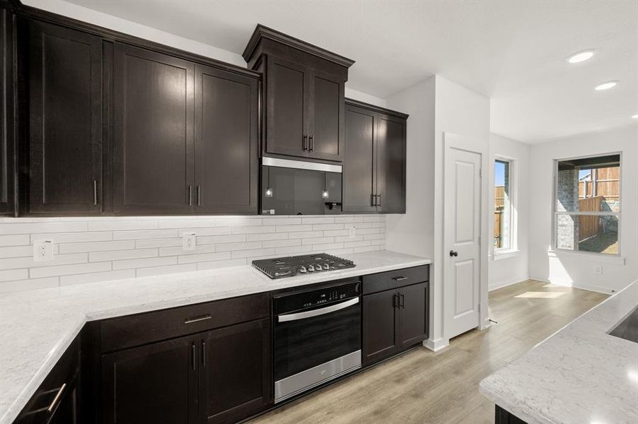 225 Whitetail- Kitchen-4