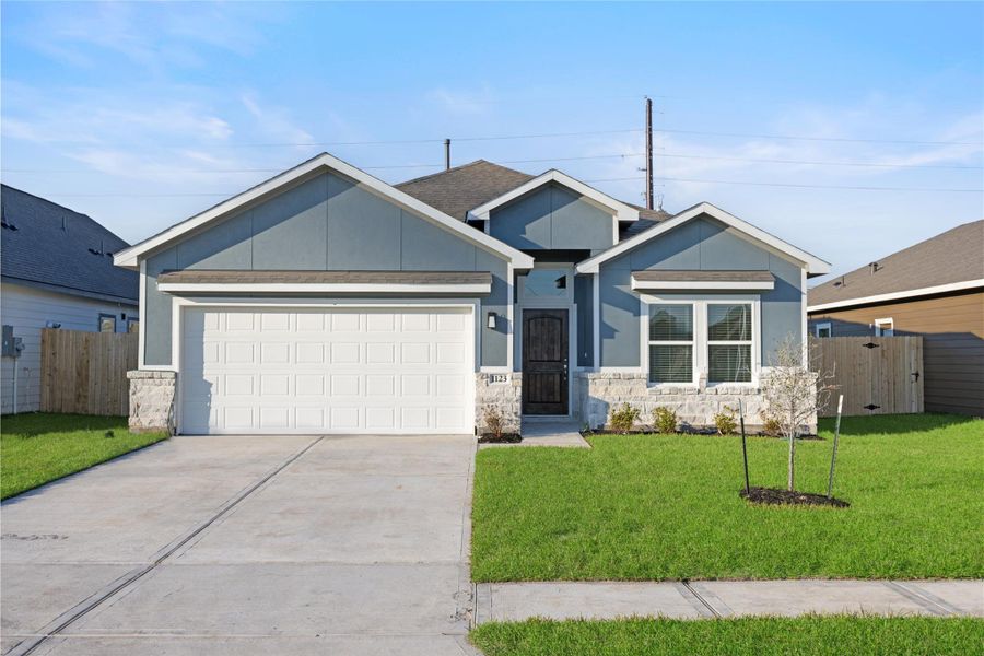 Image 21 of a home in Glendale Lakes.