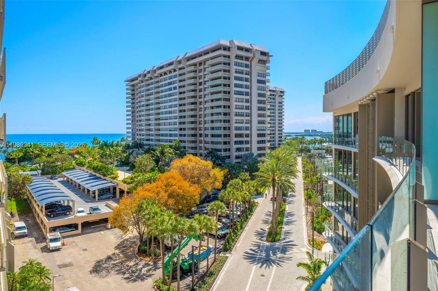 Condo located in Miami, FL showcasing its design and architecture (Image 41).