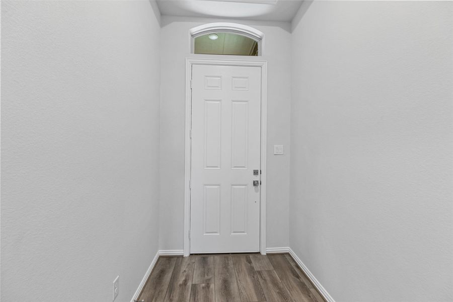 Spacious, unfurnished interior of a new home in Aldeana, Bonney (Image 17).