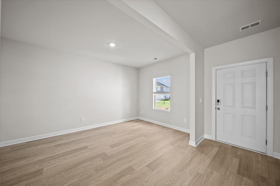 Spacious, unfurnished interior of a new home in Brayfield Manor - Signature Collection, Wellford (Image 11).