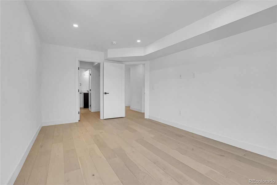 Spacious, unfurnished interior of a new home in , Denver (Image 25).