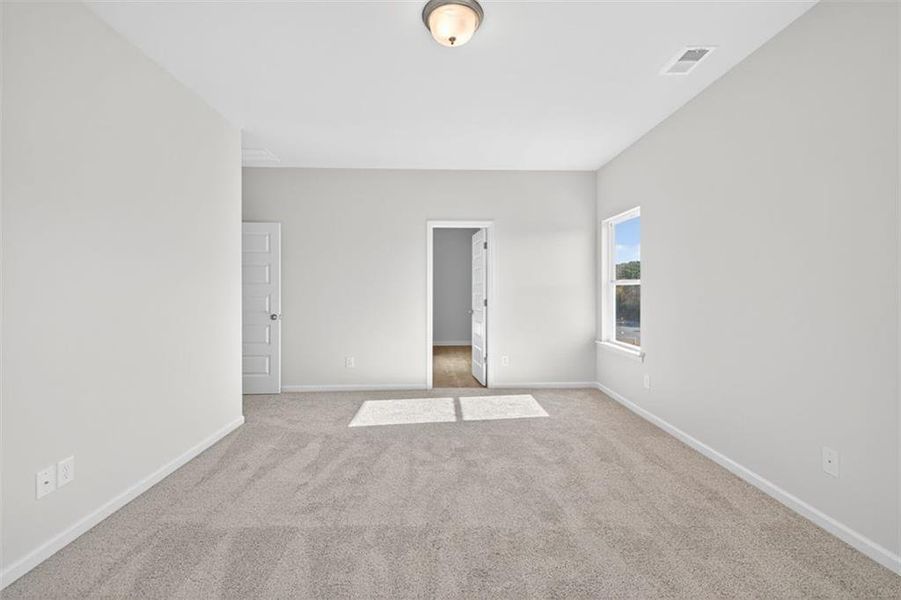 Spacious, unfurnished interior of a new home in Kingston Park, Kingston (Image 31).