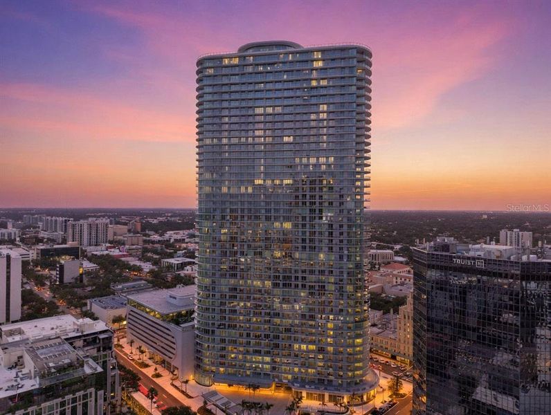 Condo located in St. Petersburg, FL showcasing its design and architecture (Image 29). Condo located in St. Petersburg, FL showcasing its design and architecture (Image 29).
