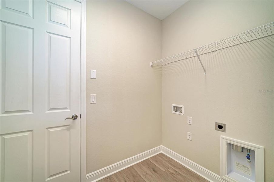 Spacious, unfurnished interior of a new home in Pasadena Ridge, Dade City (Image 21).