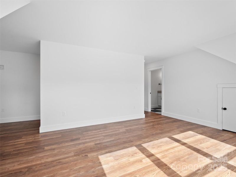 Spacious, unfurnished interior of a new home in , Waynesville (Image 19).