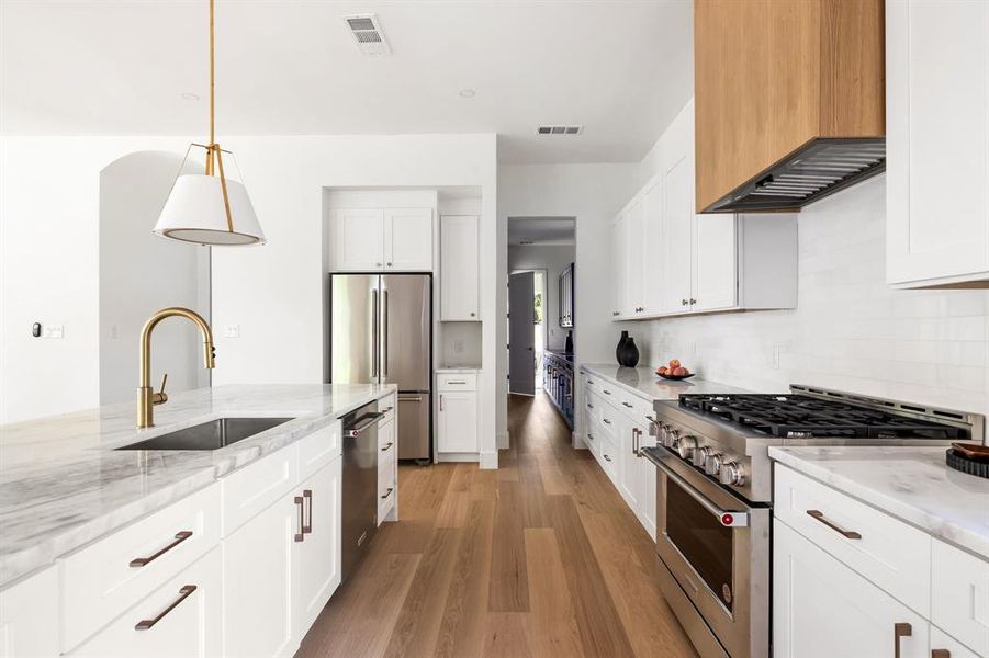 Furnished interior view inside a new home in , Dallas (Image 24).